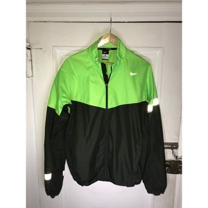 COPY - Windbreaker Nike size Large , used 80% live